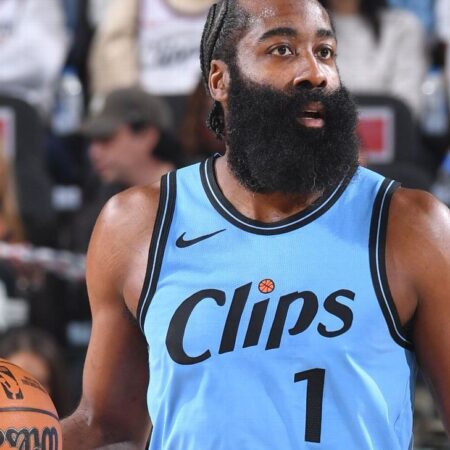 Harden se dostal na druhé místo v seznamu tříbodů všech dob NBA