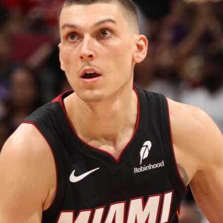 Tyler Herro ven, když se Miami Heat setká s Portland Trail Blazers