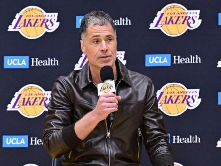 Rob Pelinka říká, že Lakers hledají obchodní trh pro velký