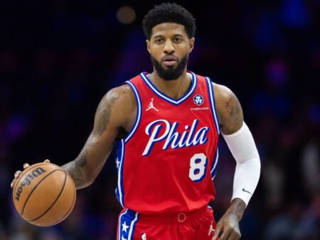 76ers ‚Paul George Consulting s lékaři o zranění, zdroje říkají