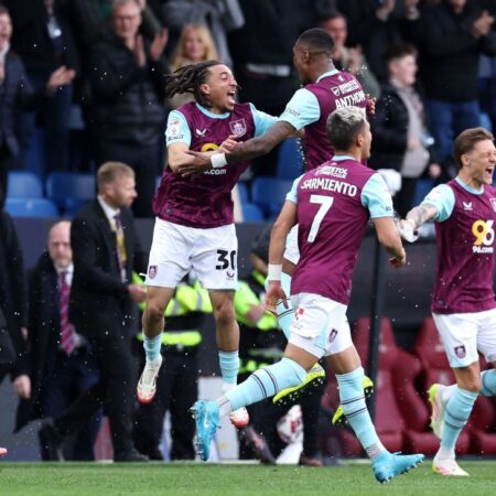 Leeds United, Burnley Clinch Promotion do Premier League
