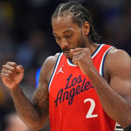 Kawhi Leonard skóre 39 bodů jako série Clippers s nugety
