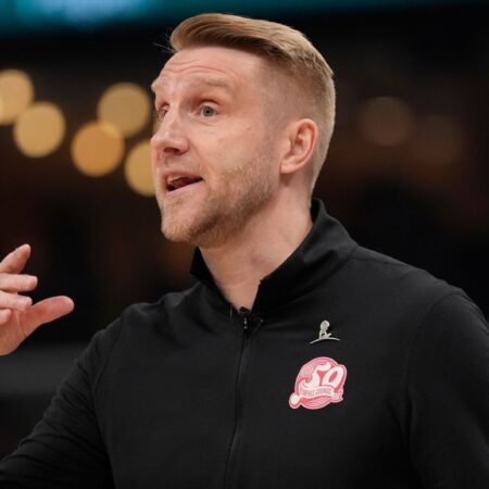 Grizzlies si najímají Tuomas iisalo jako trenéra po prozatímního stintu