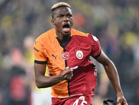 Přenosové zvěsti, zprávy: Man United Open rozhovory s Osimhenem