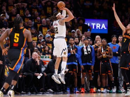 Vítězství 3 Aarona Gordona posílá Nuggets minulé Thunder ve hře 1