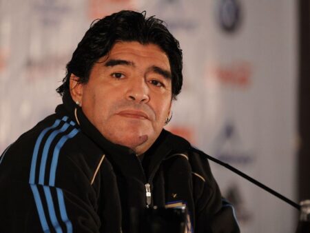 Policie zabavuje Maradonovy kompletní lékařské záznamy při nájezdu