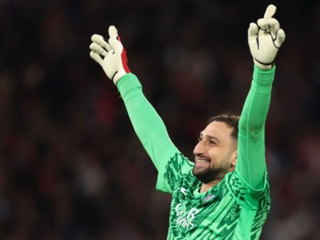 PSG strážce Donnarumma díky matce přírody za hrdinství vs. Arsenal