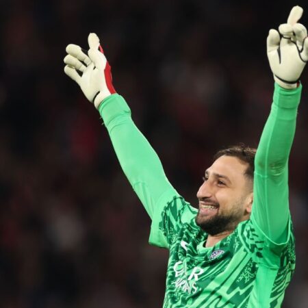 PSG strážce Donnarumma díky matce přírody za hrdinství vs. Arsenal