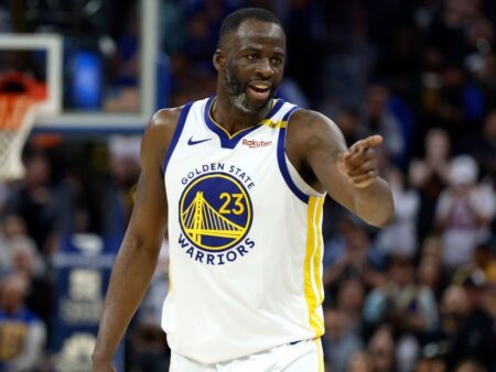 „Je to náš vůdce“: Bez Steph Curry se válečníci dívají na Draymonda Green