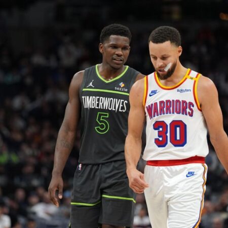Stephen Curry: Musí být opatrný s „obtížným“ zraněním hamstringu