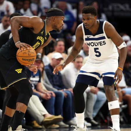 2025 NBA play-off: Živé aktualizace, zvýraznění z hry Warriors-Wolves Game 2