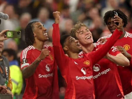 Man United dosáhne finále Evropské ligy, ale stěží na to hledá