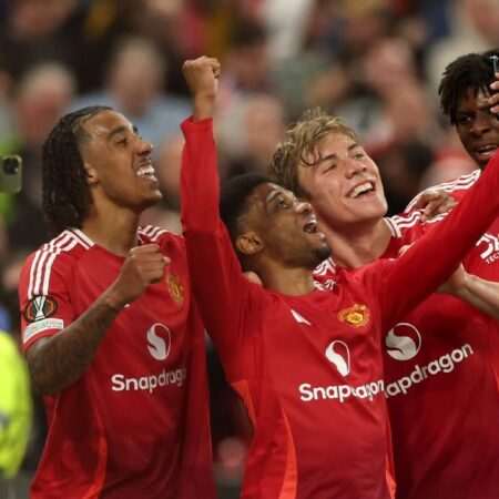 Man United dosáhne finále Evropské ligy, ale stěží na to hledá