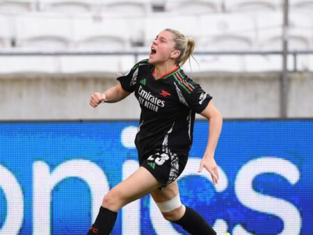 Arsenal’s Alessia Russo vyhrává ženský hráč FWA roku