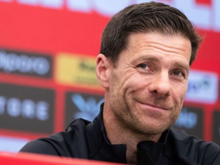 Xabi Alonso opustí Bayer Leverkusen, když se Real Madrid pohybuje Beckons