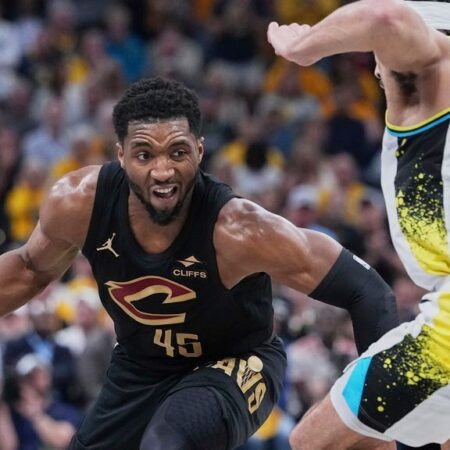 Donovan Mitchell (kotník) opouští brzy, aby MRI v pondělí