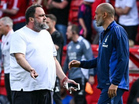 Nottingham Forest Marinanicis zaútočil na hřiště kvůli zranění Awoniyi