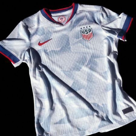 USWNT slaví 40 let s krásně doplňkovými soupravami