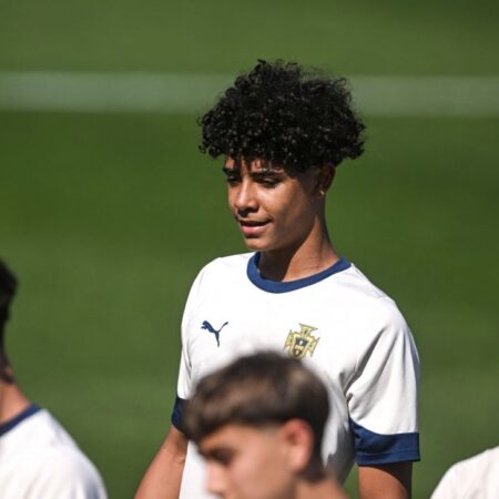 Syn Cristiana Ronalda vychází z lavičky, aby debutoval Portugalsko U15