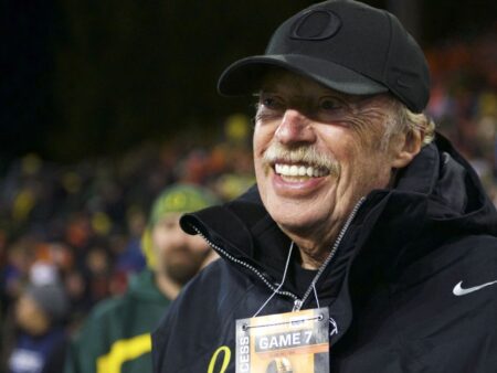 Phil Knight říká, že nemá zájem o koupi Blazers