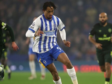 Přenosové zvěsti, zprávy: Arsenal, Liverpool, Chelsea Eye Pedro