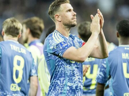 Ajax na kolapsu titulu Eredivisie, když PSV provádí 10-bodovou houpačku