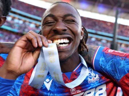 Nwodim Salutes Cousin Eze FA Cup vítězství na finále sezóny SNL
