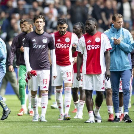 Nedůvěra a šok v Amsterdamu, když se Ajaxův titul kolaps zapečetil