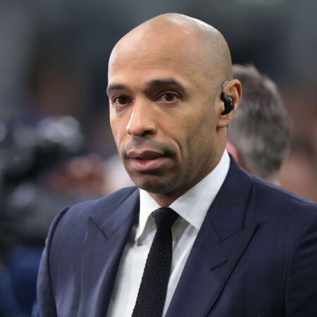 Arsenal měl vyhrát trofej pod Mikelem Artetou – Thierry Henry