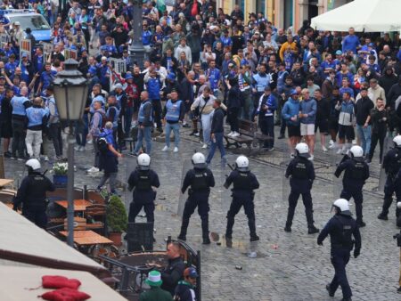Policie tvrdí, že 28 zatčených po závěrečných střetech před konferenci