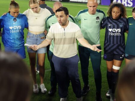 Spirit Coach Giráldez v pokročilých rozhovorech pro práci Lyonnes