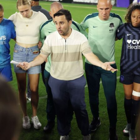 Spirit Coach Giráldez v pokročilých rozhovorech pro práci Lyonnes