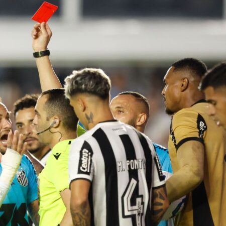 Ruka Boží vydělává Neymar Red Card v potenciálním poslání Santos