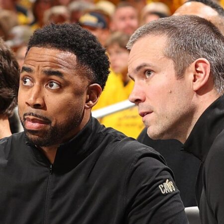 Zdroje – Cavaliers ‚Bryant, OTT finalisté pro koučovací práci Suns