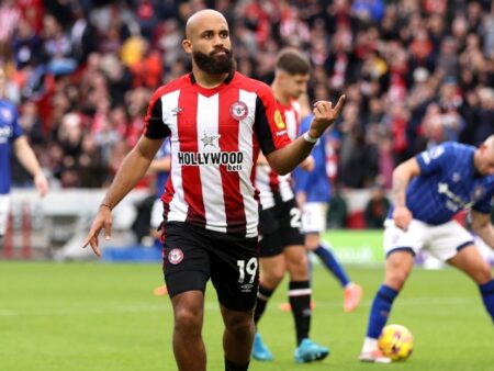 Manchester United vystoupil po pronásledování Brentford’s Mbeumo