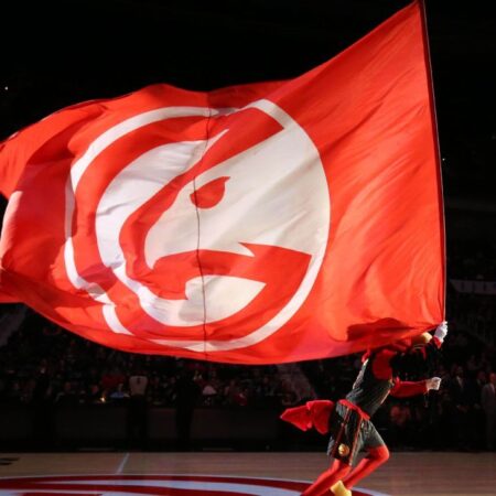Zdroje – Hawks přidávající Pelicans GM, 76ers exec do front office
