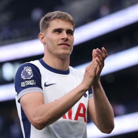 Tottenham’s Micky Van de Ven: ‚Strange‘ to Sack Ange PostEcoglou