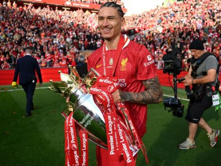 Přenosové zvěsti, zprávy: Napoli Eye Move pro Liverpool’s Núñez