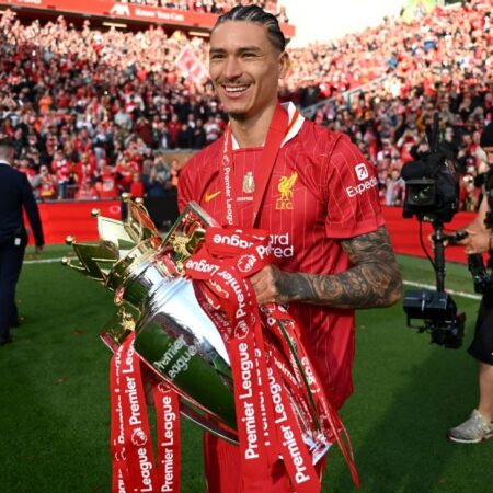 Přenosové zvěsti, zprávy: Napoli Eye Move pro Liverpool’s Núñez