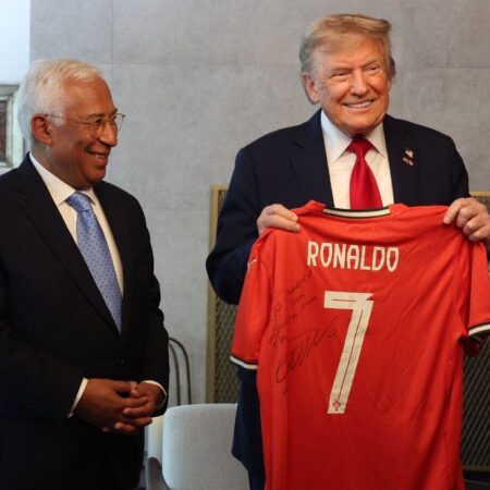 Donald Trump nadaný podepsaný Cristiano Ronaldo Portugalské tričko
