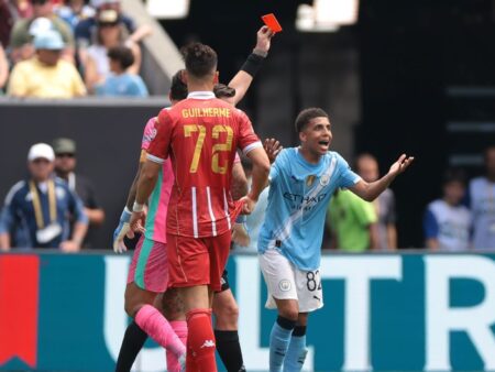 Guardiola Lants ‚zbytečný‘ Lewis Red in Man City win