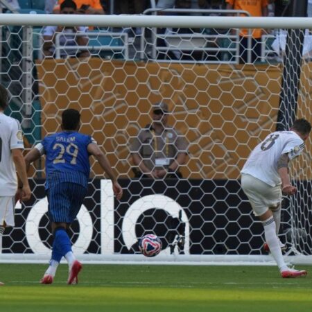 Heroics Yassine Bounouovy hrdiny Trpí nejlepším Španělskem, když Al Hilal učinil prohlášení s real Madrid Draw