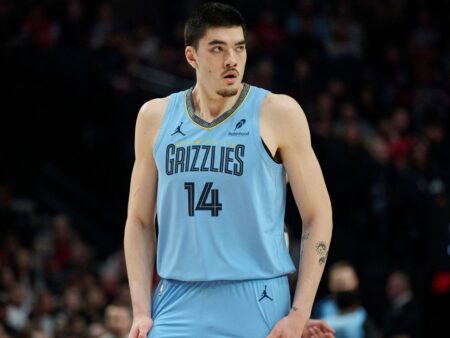 Grizzlies ‚Zach Edey čelí bezohledným poplatkem za jízdu v Indianě