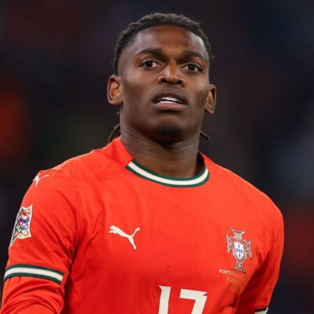 Přenosové zvěsti, zprávy: Arsenal, Leão Chelsea Eye Milán