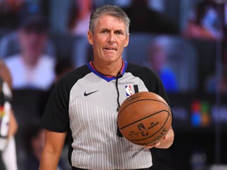 Scott Foster nebyl vybrán jako kapary, Tiven, Wright to Ref Game 7