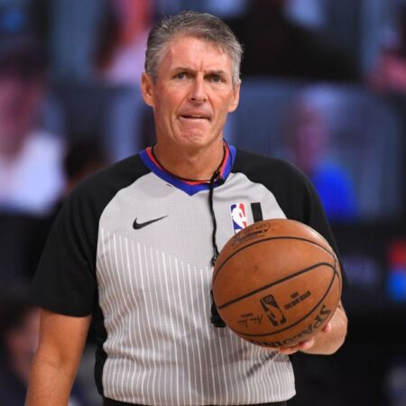Scott Foster nebyl vybrán jako kapary, Tiven, Wright to Ref Game 7