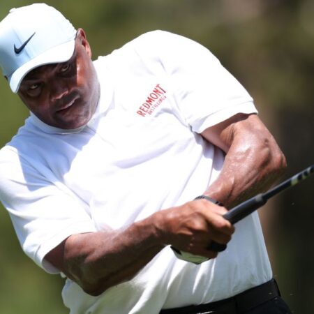 Charles Barkley je nejdelší výstřel, aby vyhrál golfový turnaj Celebrity