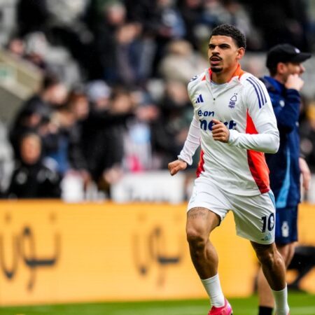 Přenosové zvěsti, zprávy: Spurs se obrátí na Gibbs-White, uprostřed zájmu města