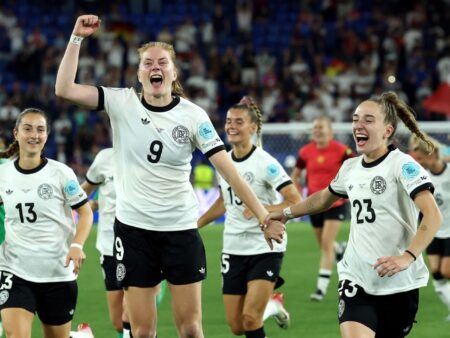 Německo vzdoruje šance na semifinále EURO 2025; Francie znovu zhroutí